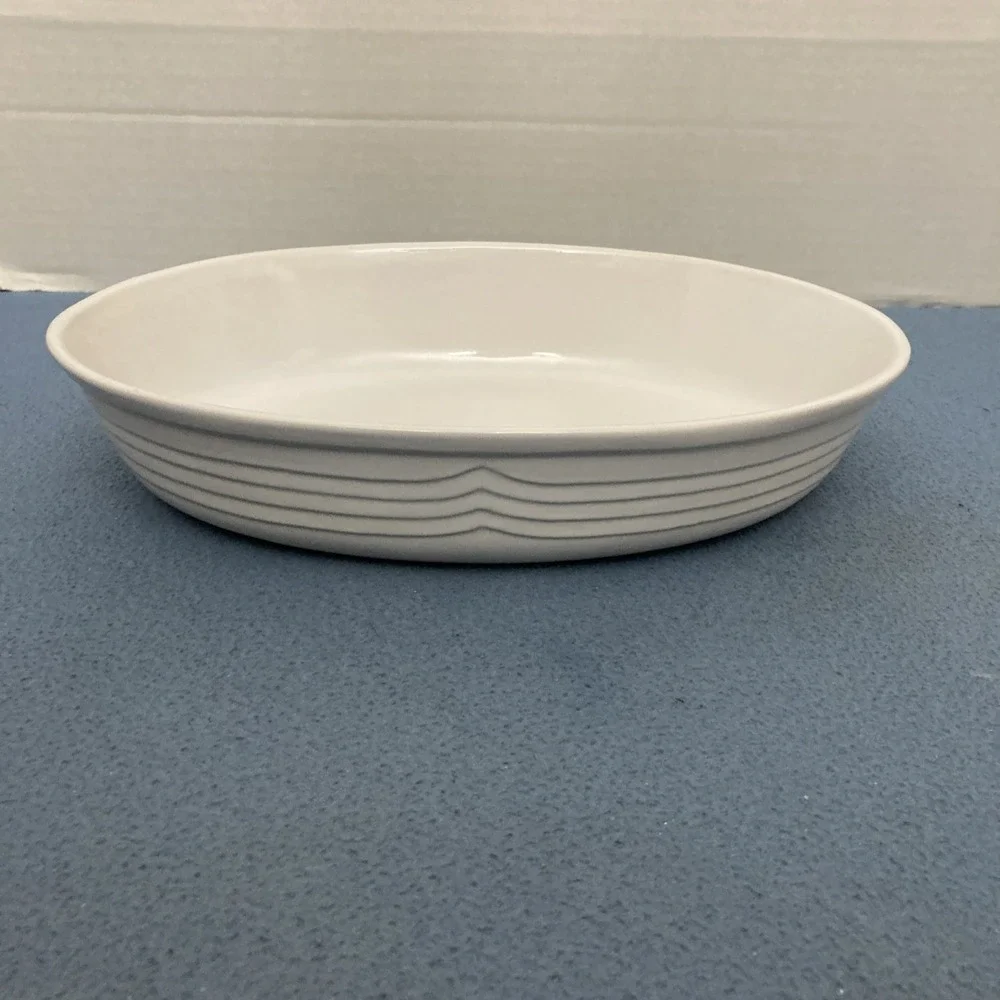 R.H. Macy & Co. White Patterned 12